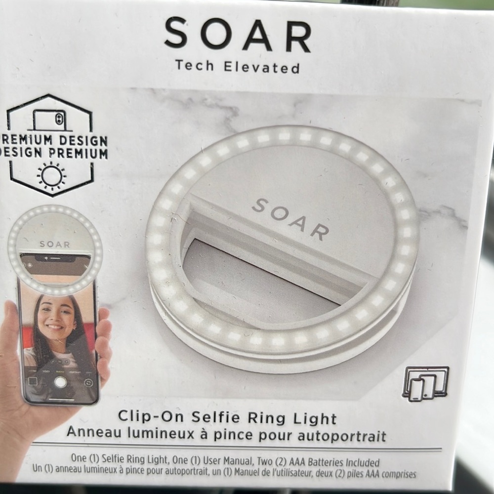 Soar tech elevated selfie light- clip on. NIB